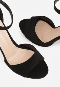 Renee - Czarne Szpilki z Imitacji Zamszu z Zapięciem na Klamerkę przy Pasku Odesei. Zapięcie: pasek. Kolor: czarny. Materiał: zamsz. Obcas: na szpilce. Styl: elegancki. Wysokość obcasa: wysoki #7