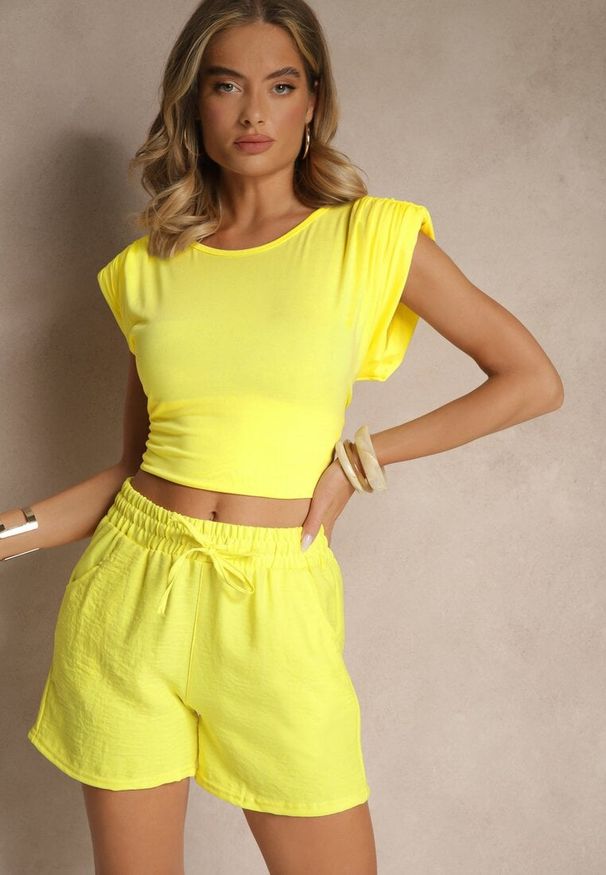 Renee - Żółte Szorty ze Sznurkiem Lirivee. Okazja: na co dzień. Kolor: żółty. Styl: casual