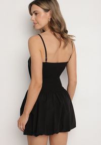 Born2be - Czarna Sukienka Bombka na Cienkich Ramiączkach z Kokardą i Cyrkoniami Paliandria. Okazja: na imprezę. Typ kołnierza: kokarda. Kolor: czarny. Długość rękawa: na ramiączkach. Wzór: aplikacja. Sezon: lato. Typ sukienki: bombki. Styl: elegancki #5