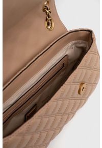 Guess torebka kolor beżowy. Kolor: beżowy. Materiał: pikowane. Rodzaj torebki: na ramię #2