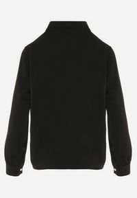 Born2be - Czarna Bluzka z Krawatem i Ozdobną Perłą Jonista. Kolor: czarny. Styl: elegancki
