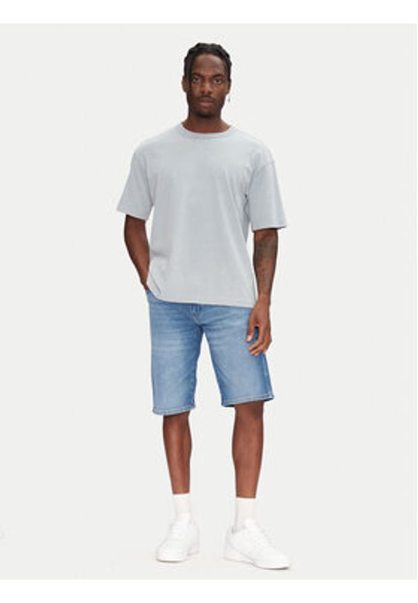 Wrangler Szorty jeansowe Colton 112362488 Niebieski Regular Fit. Kolor: niebieski. Materiał: bawełna