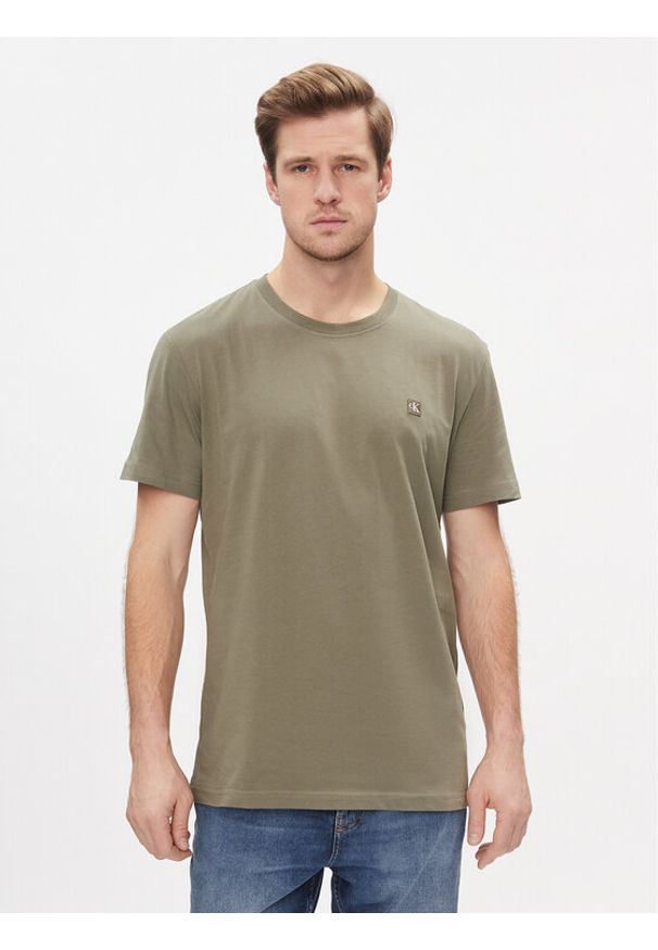 Calvin Klein Jeans T-Shirt J30J325268 Zielony Regular Fit. Kolor: zielony. Materiał: bawełna