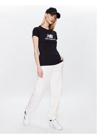 New Balance T-Shirt Essentials Stacked Logo WT31546 Czarny Athletic Fit. Kolor: czarny. Materiał: bawełna #5