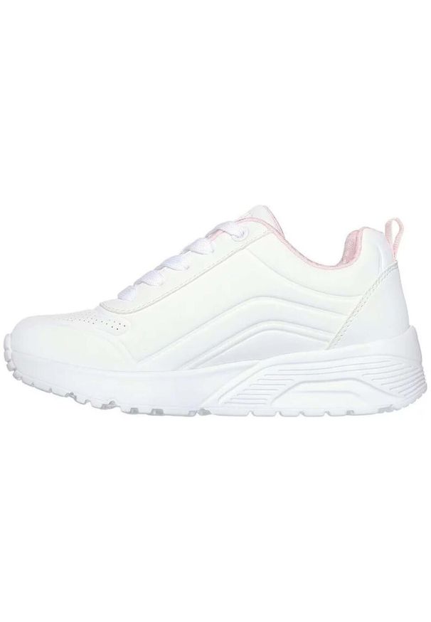 skechers - Buty sportowe dziecięce Skechers Uno Lite. Kolor: biały. Materiał: skóra, materiał, syntetyk. Szerokość cholewki: normalna. Model: Skechers Sport. Sport: turystyka piesza
