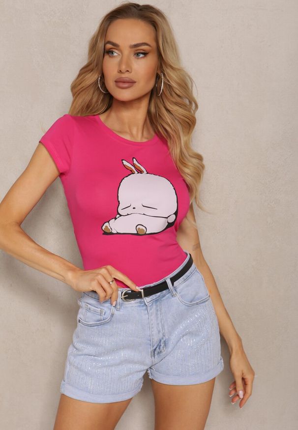 Renee - Fuksjowy T-shirt z Bawełny z Ozdobnym Nadrukiem Janesto. Kolor: różowy. Materiał: bawełna. Wzór: nadruk. Sezon: lato