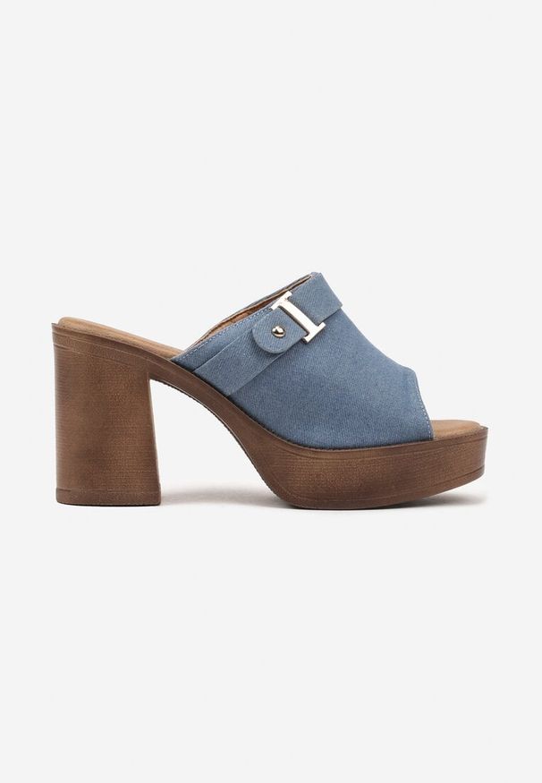 Born2be - Niebieskie Klapki na Platformie i Obcasie z Ozdobnym Paskiem Tatinoriel. Okazja: na co dzień. Nosek buta: otwarty. Kolor: niebieski. Materiał: jeans. Sezon: lato, wiosna. Obcas: na obcasie. Styl: elegancki, casual. Wysokość obcasa: średni