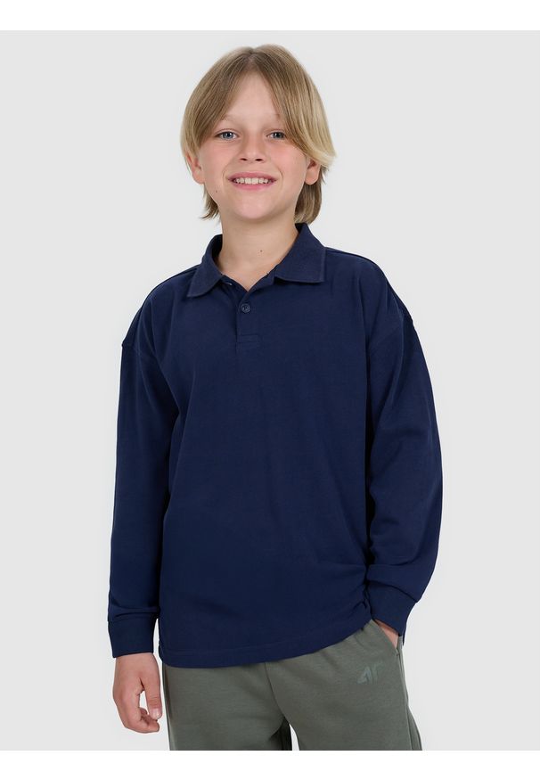 4f - 4F Longsleeve polo regular chłopięcy - granatowy 122 (6-7 lat). Okazja: na co dzień. Typ kołnierza: polo. Kolor: niebieski. Długość: długie. Wzór: gładki, ze splotem. Materiał: jersey, bawełna, materiał. Długość rękawa: długi rękaw. Sezon: lato. Styl: casual, elegancki, sportowy, klasyczny