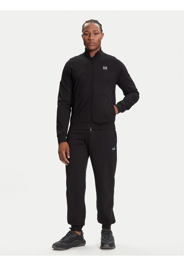 EA7 Emporio Armani Dres 7M000907 AF13512 UC001 Czarny Regular Fit. Kolor: czarny. Materiał: bawełna