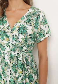 Born2be - Zielona Wiskozowa Sukienka o Rozkloszowanym Kroju z Gumką w Talii i Materiałowym Paskiem Vikletta. Kolor: zielony. Materiał: materiał, wiskoza. Długość rękawa: krótki rękaw. Typ sukienki: rozkloszowane. Styl: elegancki #7