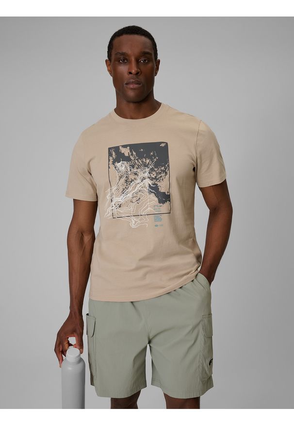 4f - 4F T-shirt regular z nadrukiem męski - beżowy L. Okazja: na co dzień. Kolor: beżowy. Materiał: dzianina, bawełna, materiał. Wzór: nadruk. Styl: casual