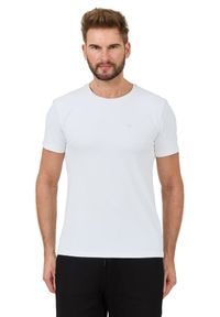 Guess - GUESS Biały t-shirt New Tech Str T. Kolor: biały
