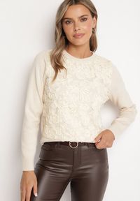 Born2be - Jasnobeżowy Sweter z Wiskozą i Siateczkowymi Aplikacjami Hariena. Kolor: beżowy. Materiał: wiskoza. Wzór: aplikacja. Styl: elegancki #4