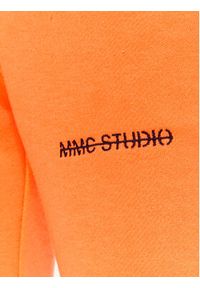 MMC STUDIO - MMC Studio Spodnie dresowe Dora Pomarańczowy Relaxed Fit. Kolor: pomarańczowy. Materiał: bawełna #3