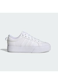 Adidas - Bravada 2.0 Platform Shoes. Kolor: biały. Obcas: na platformie. Styl: elegancki