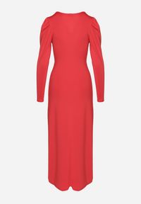 Born2be - Czerwona Elegancka Sukienka Kopertowa Ozdobiona Marszczeniami Zainara. Okazja: na imprezę, na spotkanie biznesowe. Typ kołnierza: dekolt kopertowy. Kolor: czerwony. Długość rękawa: długi rękaw. Wzór: aplikacja. Typ sukienki: kopertowe. Styl: elegancki #2