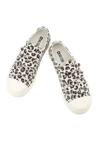 Big-Star - Trampki dziecięce Big Star, cholewka z materiału tekstylnego z modnym motywem zwierzęcym zapięcie na rzepy, białe, TT374171. Zapięcie: rzepy. Kolor: biały. Materiał: materiał. Szerokość cholewki: normalna. Wzór: motyw zwierzęcy #2