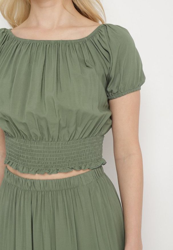 Born2be - Zielony Komplet na Lato z Wiskozy Bluzka Hiszpanka i Rozkloszowana Spódnica Svaine. Kolor: zielony. Materiał: wiskoza