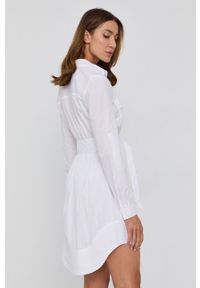 Guess - Sukienka. Kolor: biały. Materiał: tkanina. Długość rękawa: długi rękaw. Typ sukienki: rozkloszowane #2
