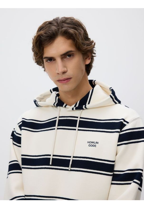 Reserved - Bluza z kapturem - złamana biel. Typ kołnierza: kaptur. Materiał: bawełna, dzianina