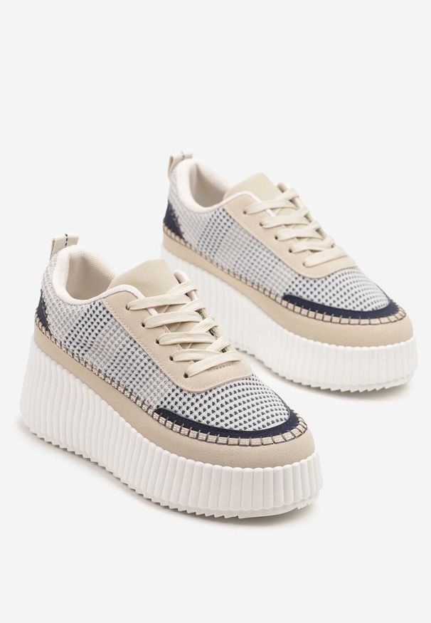 Born2be - Niebiesko-Beżowe Sneakersy na Grubej Podeszwie z Tłoczeniami Zdobione Przeszyciami Falinia. Okazja: na co dzień. Kolor: niebieski. Materiał: jeans. Wzór: aplikacja