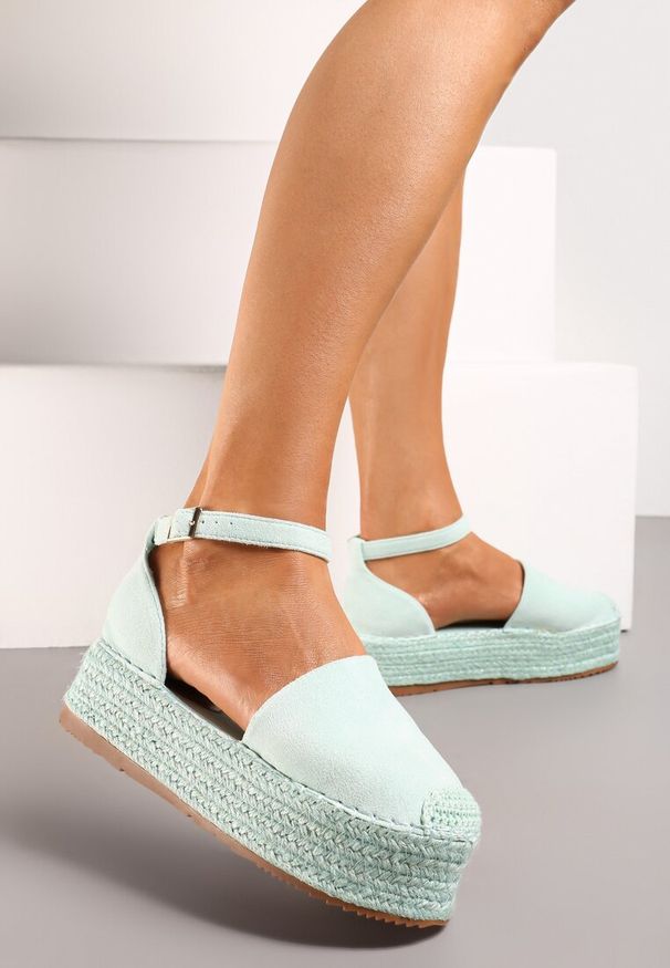 Renee - Jasnozielone Espadryle z Ekozamszu na Platformie z Jutowej Plecionki Omizza. Zapięcie: sprzączka. Kolor: zielony. Materiał: zamsz. Obcas: na platformie