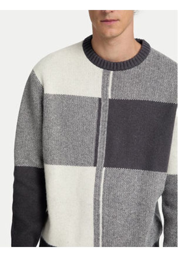 Selected Homme Sweter 16094557 Szary Relaxed Fit. Kolor: szary. Materiał: syntetyk