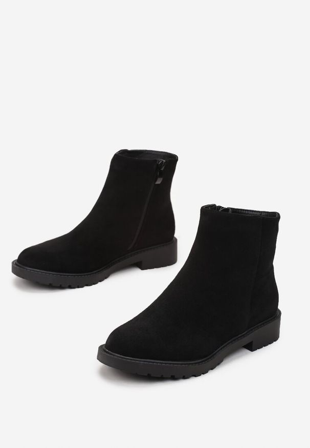 Renee - Czarne Botki z Imitacji Zamszu w Eleganckim Stylu Niadoraea. Okazja: na co dzień. Zapięcie: zamek. Kolor: czarny. Materiał: zamsz. Sezon: zima, jesień. Obcas: na obcasie. Styl: elegancki. Wysokość obcasa: niski