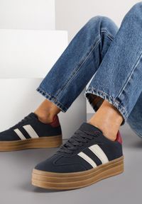 Renee - Niebieskie Sneakersy w Stylu Klasycznych Tenisówek na Platformie Nallania. Okazja: na spacer. Kolor: niebieski. Materiał: jeans. Obcas: na platformie. Sport: turystyka piesza