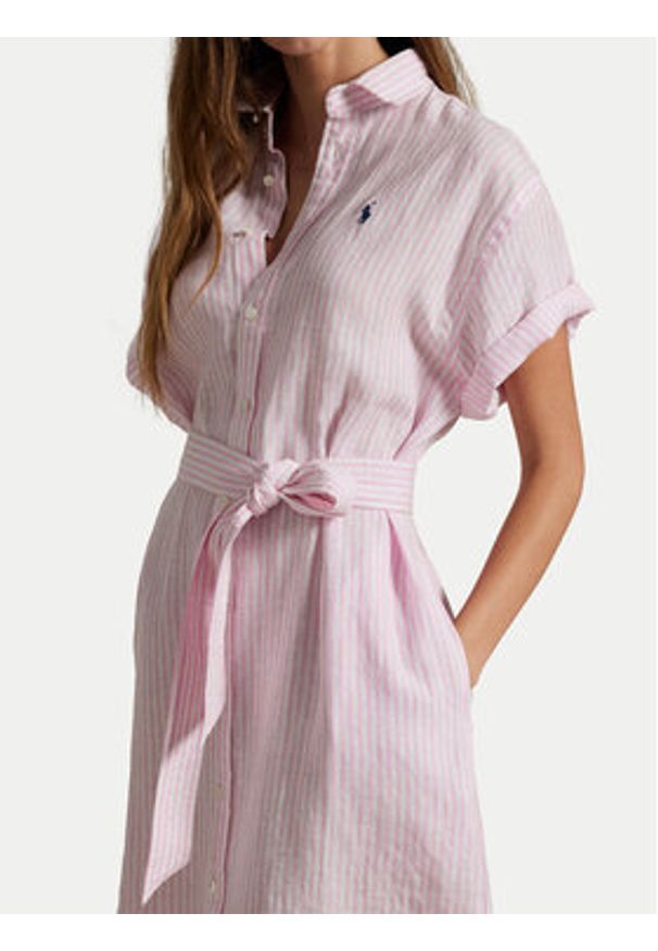 Polo Ralph Lauren Sukienka koszulowa 211965843001 Różowy Regular Fit. Typ kołnierza: polo. Kolor: różowy. Materiał: len. Typ sukienki: koszulowe