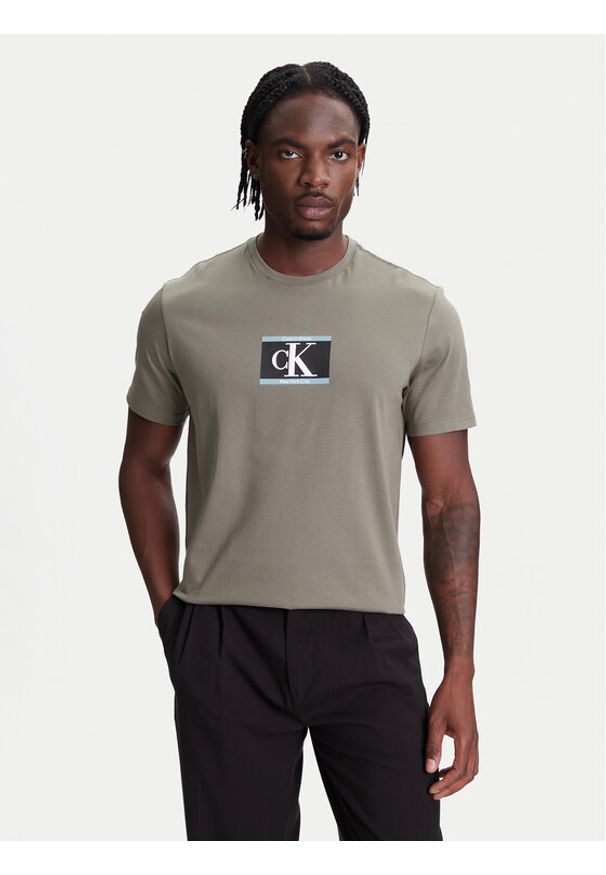 Calvin Klein T-Shirt Box Tape Graphic LV04RC854G Zielony Regular Fit. Kolor: zielony. Materiał: bawełna