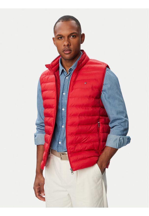 TOMMY HILFIGER - Tommy Hilfiger Kamizelka MW0MW37677 Czerwony Regular Fit. Kolor: czerwony. Materiał: syntetyk