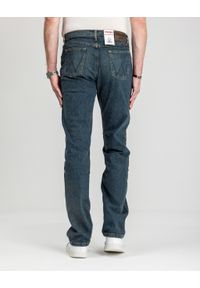 Męskie Spodnie Jeansowe Wrangler Regular Fit River 112352955. Styl: elegancki, klasyczny #5