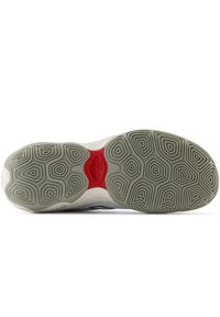 Buty męskie New Balance BBFRSHO2 – białe. Kolor: biały. Materiał: nubuk, syntetyk, materiał. Szerokość cholewki: normalna. Sport: fitness, koszykówka #2