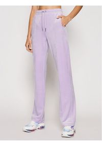 Juicy Couture Spodnie dresowe Tina JCAPW045 Fioletowy Regular Fit. Kolor: fioletowy. Materiał: syntetyk