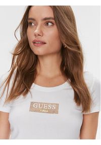 Guess T-Shirt W4RI33 J1314 Biały Slim Fit. Kolor: biały. Materiał: bawełna