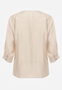 Born2be - Beżowa Bluzka Ozdobiona Guzikami i Haftowanymi Kwiatami Delmana. Okazja: na co dzień. Kolekcja: plus size. Kolor: beżowy. Materiał: materiał, tkanina. Wzór: kwiaty, haft, aplikacja. Sezon: lato. Styl: casual, klasyczny #2