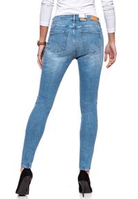 Wrangler - WRANGLER HIGH RISE SKINNY PEKIN SKY W27HFS17S. Stan: podwyższony. Wzór: aplikacja