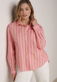Born2be - Różowa Bawełniana Koszula o Kroju Oversize Ozdobiona Pionowymi Paskami Ulialia. Okazja: na co dzień. Kolor: różowy. Materiał: bawełna. Wzór: aplikacja. Styl: casual, klasyczny #8