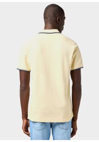 Wrangler - MESKA KOSZULKA WRANGLER POLO SHIRT BANANA CREPE 112362826. Typ kołnierza: polo #3