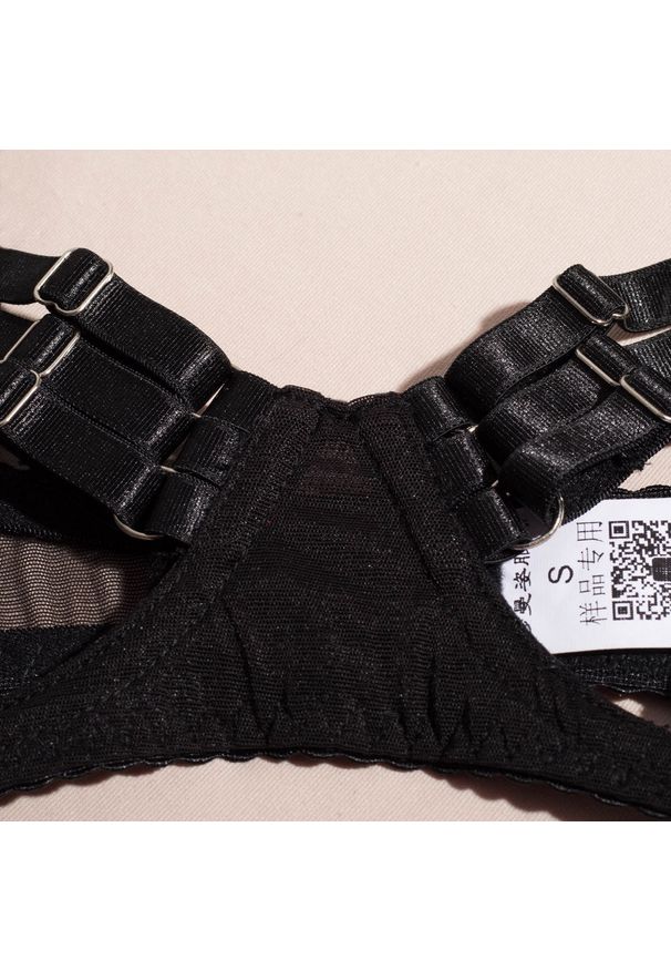 Intica - Komplet bielizny trzyczęściowy na romantyczny wieczór Vlasta. Kolor: czarny. Materiał: tkanina, materiał