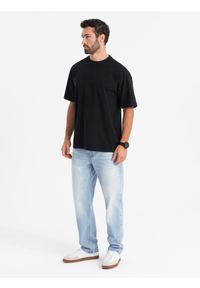 Ombre Clothing - Bawełniany męski t-shirt LOOSE FIT z okrągłym dekoltem – czarny V1 - Rozmiar: S. Okazja: na co dzień. Kolor: czarny. Materiał: bawełna. Styl: casual #4