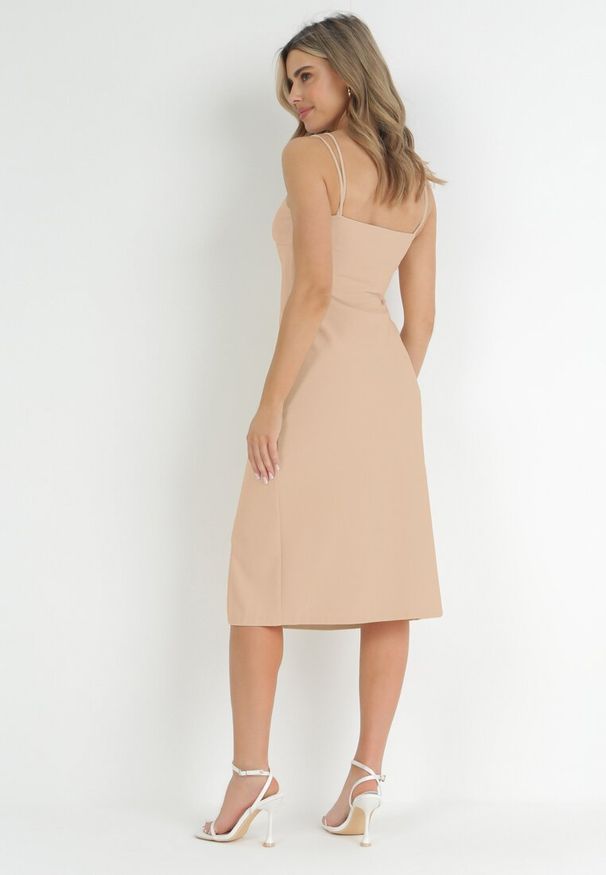 Born2be - Beżowa Sukienka na Ramiączkach z Rozcięciem Sophiya. Kolor: beżowy. Materiał: tkanina. Długość rękawa: na ramiączkach. Wzór: gładki, aplikacja. Długość: midi