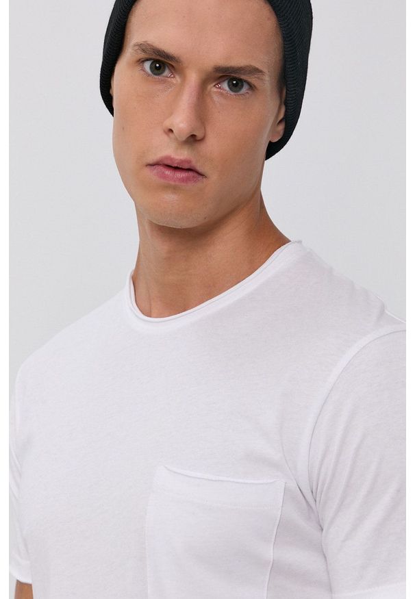 !SOLID - T-shirt bawełniany. Okazja: na co dzień. Kolor: biały. Materiał: bawełna. Wzór: gładki. Styl: casual