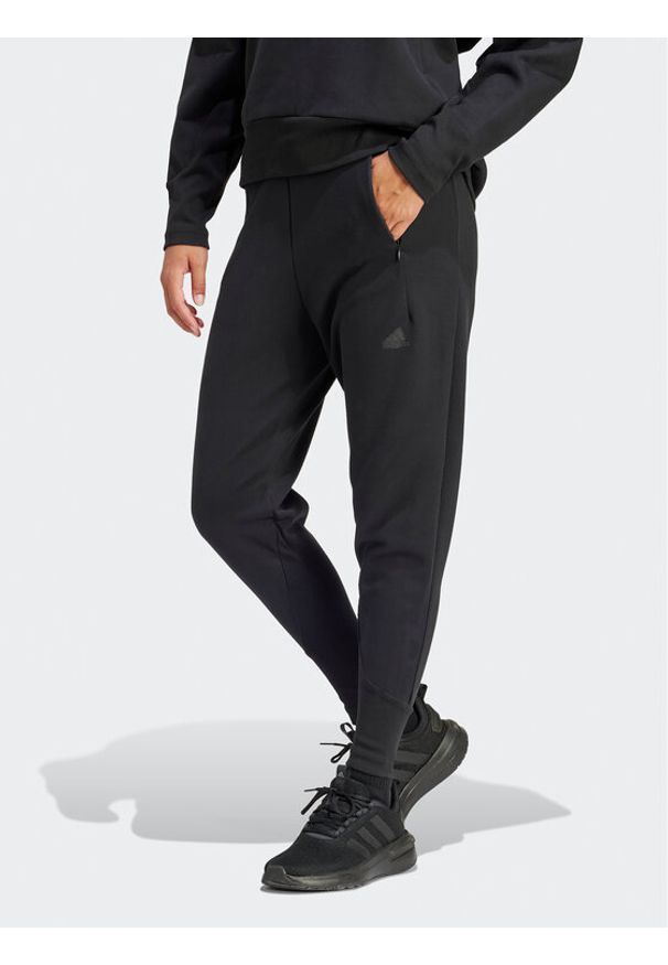 Adidas - adidas Spodnie dresowe Z.N.E. Winterized IN9476 Czarny Regular Fit. Kolor: czarny. Materiał: syntetyk
