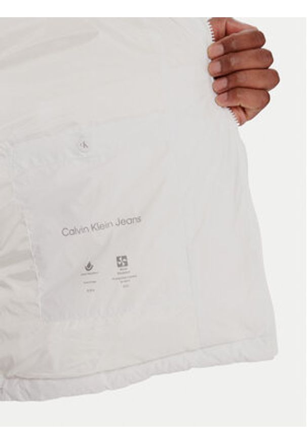 Calvin Klein Jeans Kurtka puchowa LV04RC518G Biały Regular Fit. Kolor: biały. Materiał: syntetyk