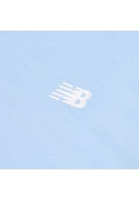 Koszulka dziecięca New Balance LAKB0001ELE – niebieska. Kolor: niebieski. Materiał: bawełna, materiał. Długość rękawa: krótki rękaw. Długość: krótkie. Wzór: aplikacja #2