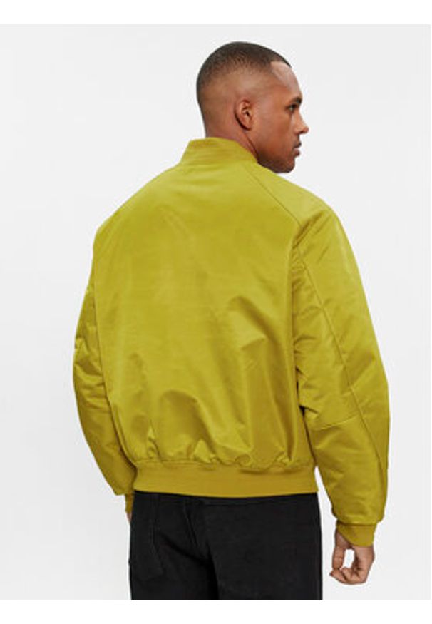 Calvin Klein Kurtka bomber Hero K10K109907 Zielony Relaxed Fit. Kolor: zielony. Materiał: syntetyk