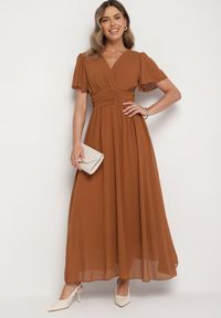 Born2be - Brązowa Kopertowa Sukienka Maxi z Gumką w Pasie Narlin. Okazja: na wesele, na studniówkę, na ślub cywilny. Typ kołnierza: dekolt w serek. Kolor: brązowy. Typ sukienki: kopertowe. Styl: klasyczny. Długość: maxi #5