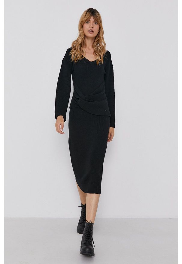 Emporio Armani Sukienka kolor czarny midi rozkloszowana. Kolor: czarny. Materiał: dzianina. Długość rękawa: długi rękaw. Typ sukienki: rozkloszowane. Długość: midi